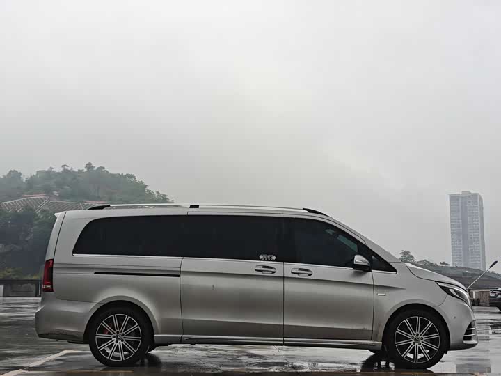 Mercedes-Benz V-Class 2022 2022款 V 260 L 长轴距豪华版