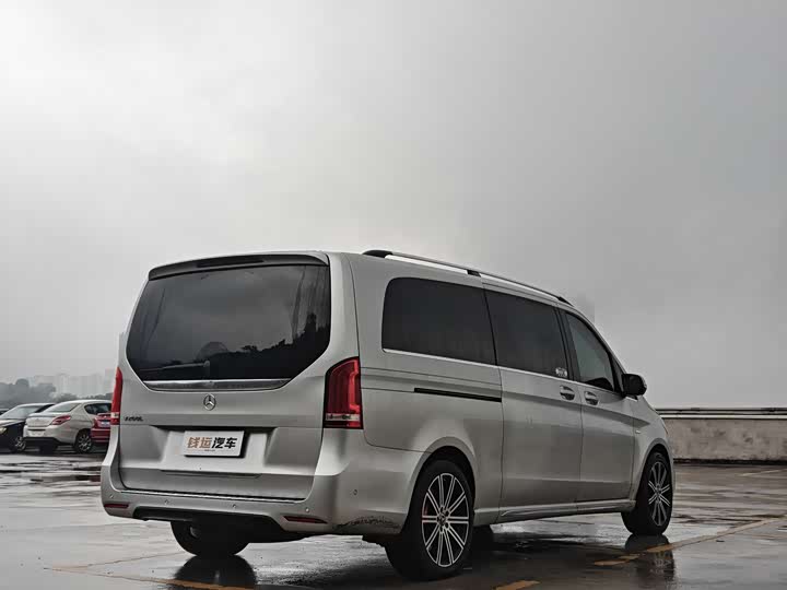Mercedes-Benz V-Class 2022 2022款 V 260 L 长轴距豪华版