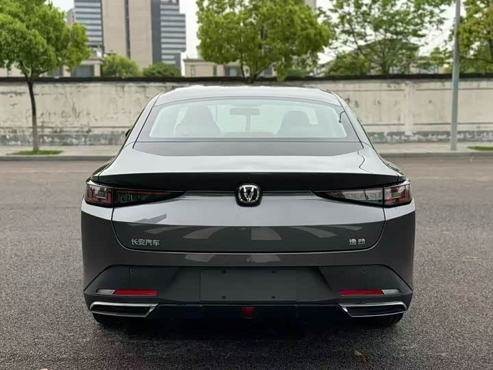 Zdjęcie 8 - Changan Eado Plus