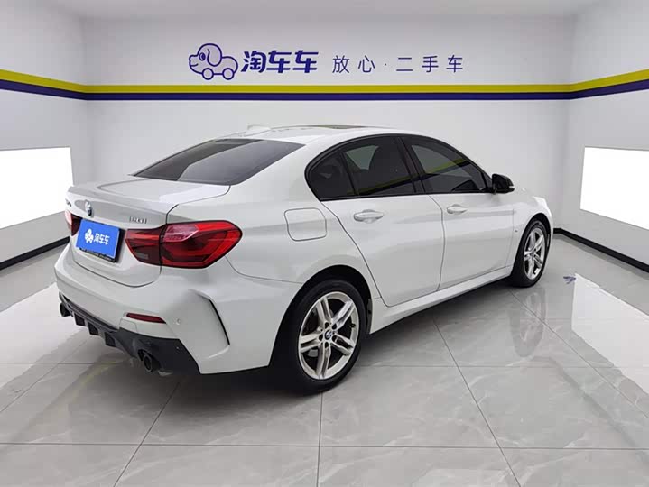 BMW 1 Series 2023 2023款 120i M运动曜夜版