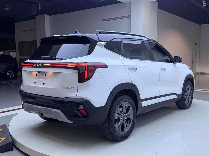 Kia Seltos 2023 2023款 1.5L CVT豪华版