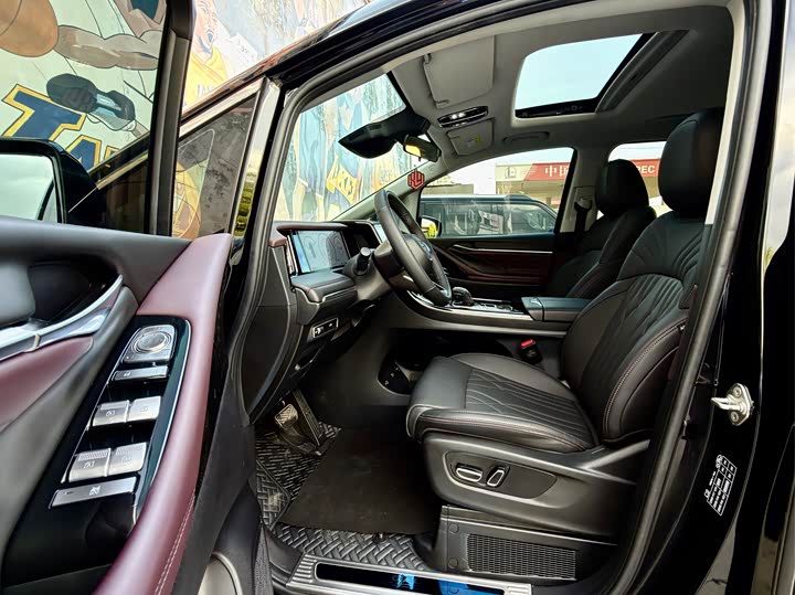 Фото 9 - GAC Trumpchi M8