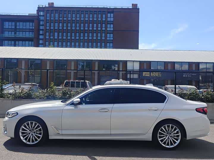 Фото 6 - BMW 5 Series