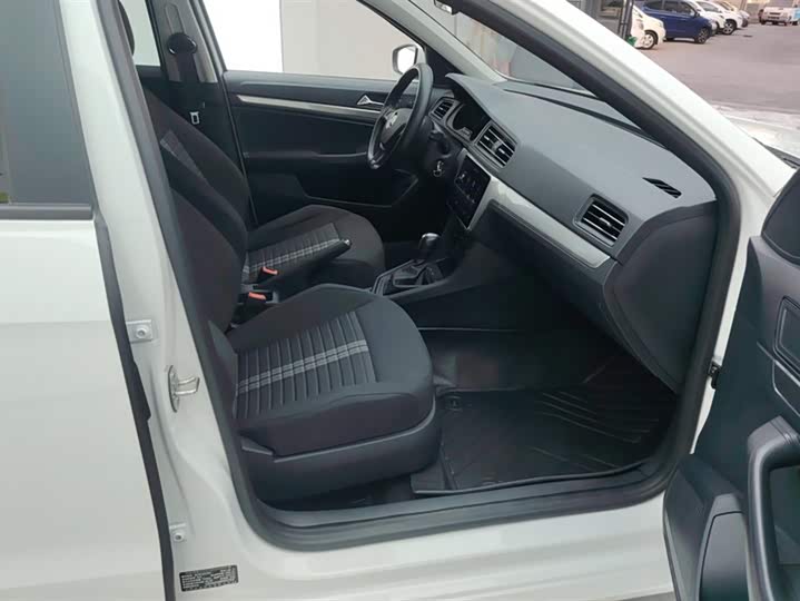 Фото 8 - Volkswagen Lavida