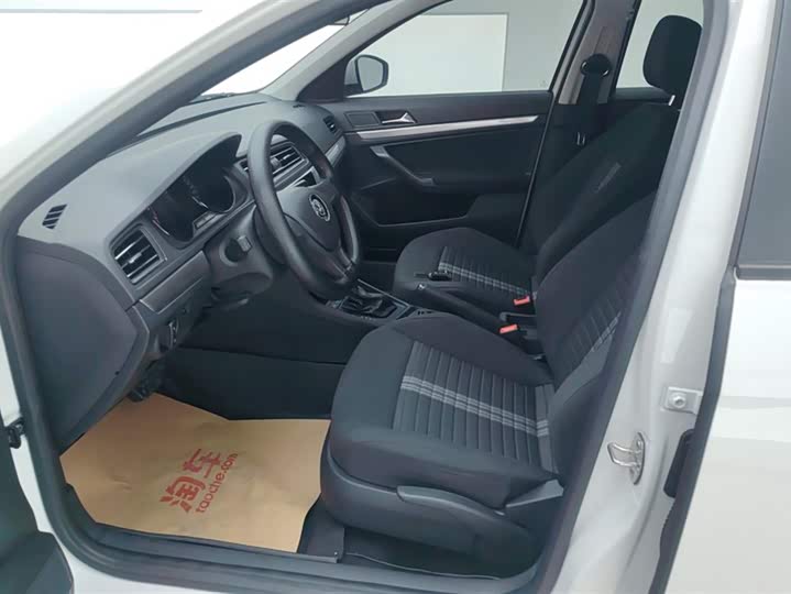 Фото 9 - Volkswagen Lavida