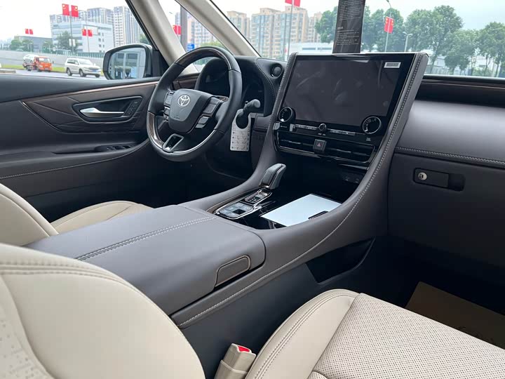 Toyota Alphard 2024 2024款 双擎 2.5L 臻享版