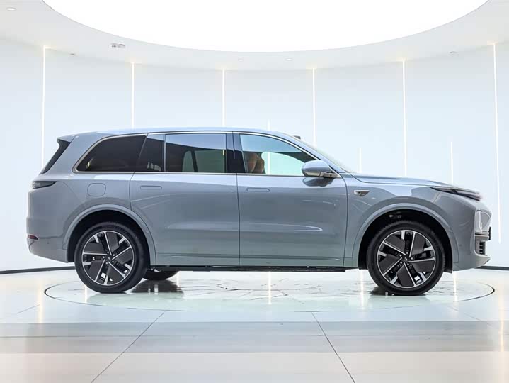 2025 LiXiang L9