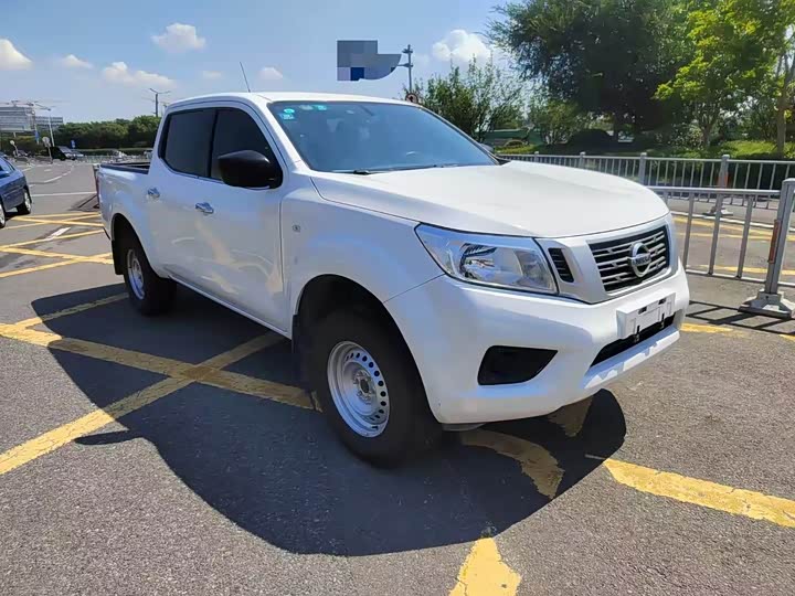 Nissan Navara 2022 2022款 2.5L 手动两驱尊贵型QR25