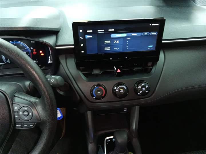 Фото 6 - Toyota Corolla Cross