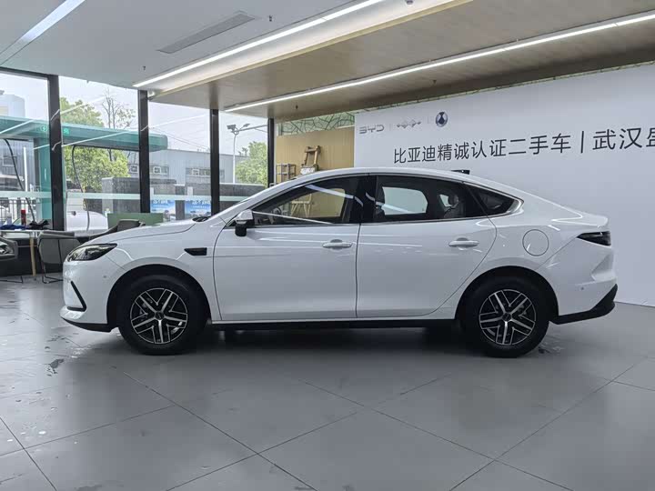 BYD Seal 05 DM-i Hybrid 2025 2025款 DM-i 智驾版 120KM旗舰型