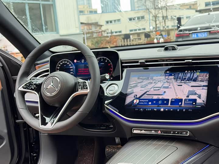 Фото 6 - Mercedes-Benz E-Class