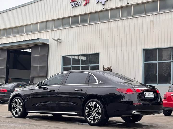 Фото 8 - Mercedes-Benz E-Class