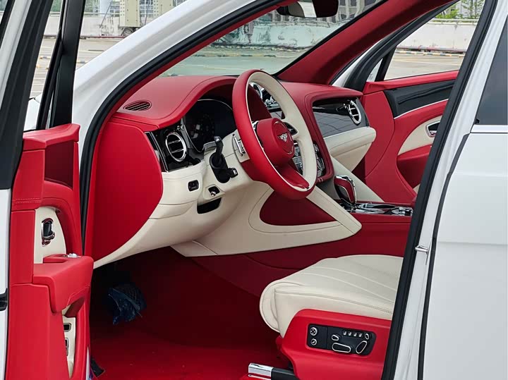 2026 Bentley Bentayga