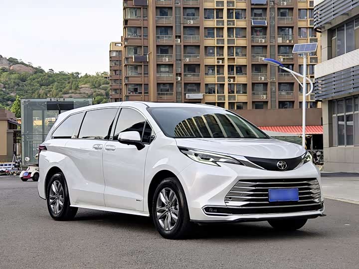 Toyota Sienna 2024 2024款 2.5L混动 舒适版