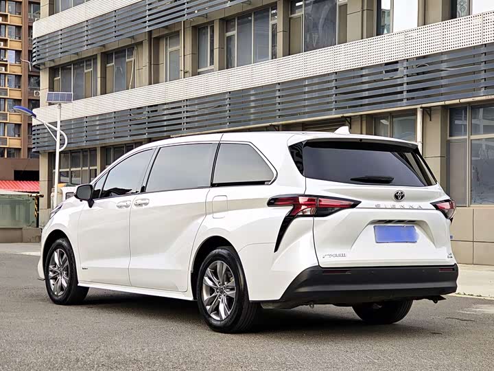 Toyota Sienna 2024 2024款 2.5L混动 舒适版