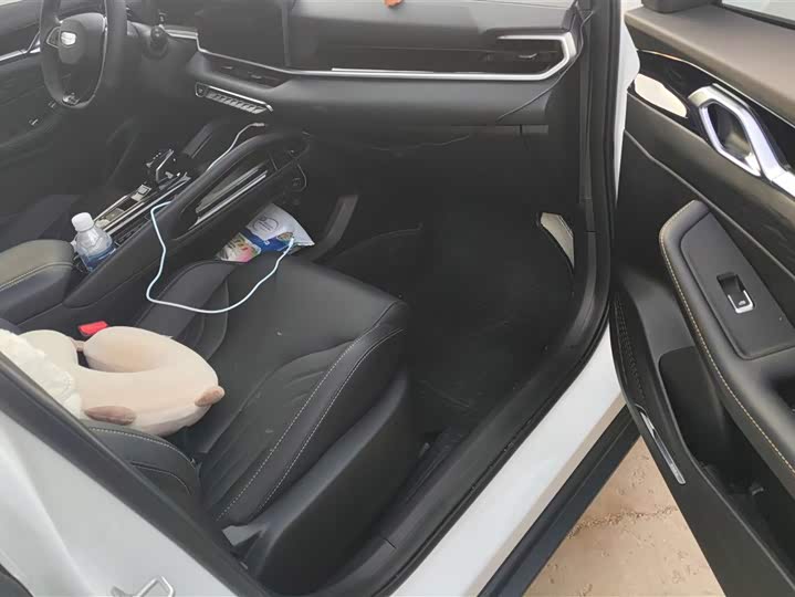 Geely Coolray 2025 2025款 缤越L 1.5TD DCT 星钻