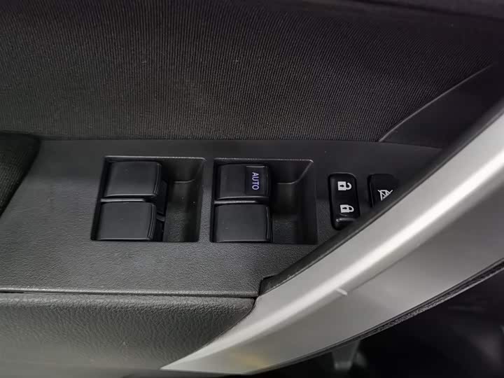 Toyota Corolla Hybrid 2019 2019款 1.8L E-CVT领先版
