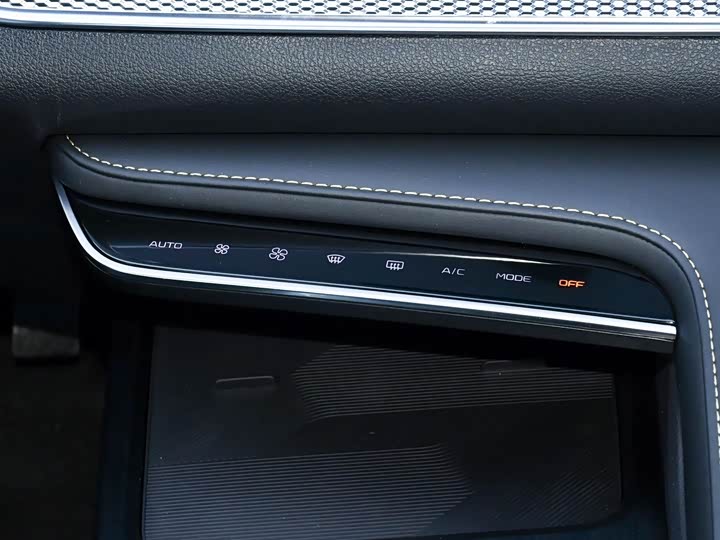 Bestune B70 2025 2025款 龙耀版 1.5T 黑骑士