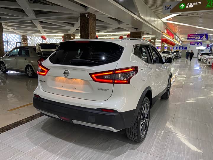 Фото 4 - Nissan Qashqai