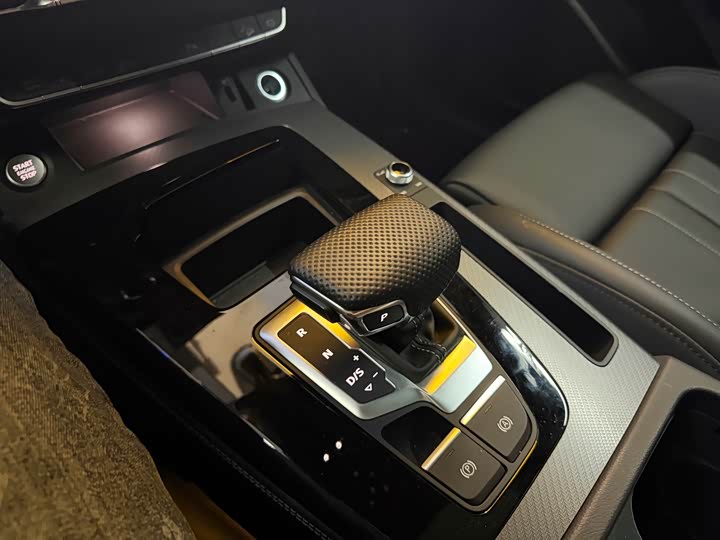 Фото 7 - Audi Q5L