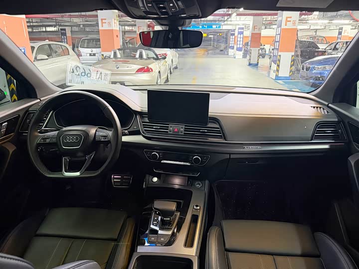 Фото 9 - Audi Q5L