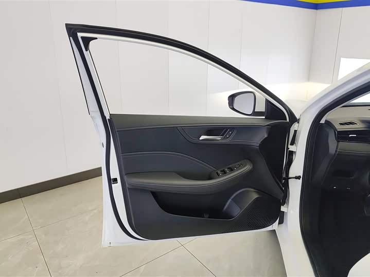 Roewe i5 2024 2024款 1.5L CVT尊荣版