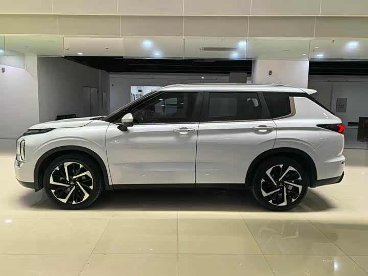 2023 Mitsubishi Outlander
