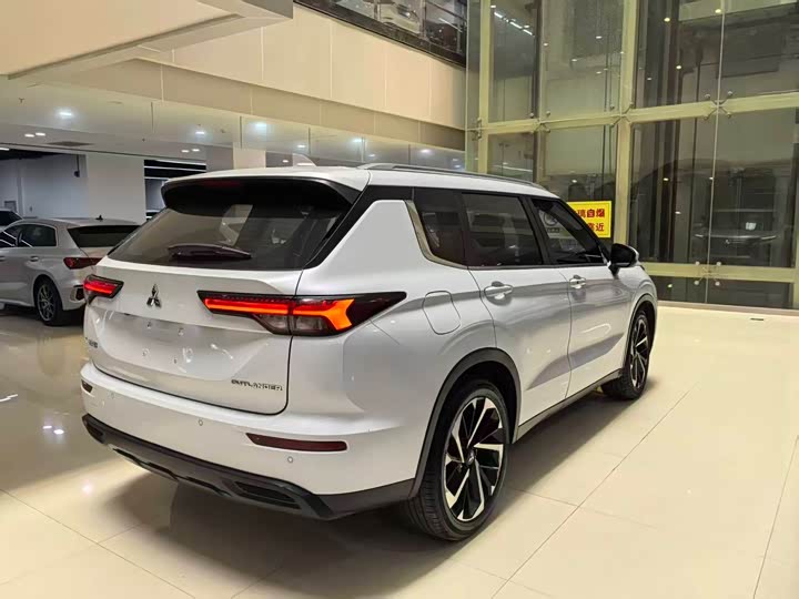 2023 Mitsubishi Outlander