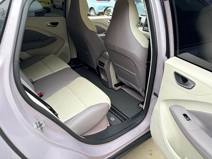 Фото 5 - MG Motor 4 EV