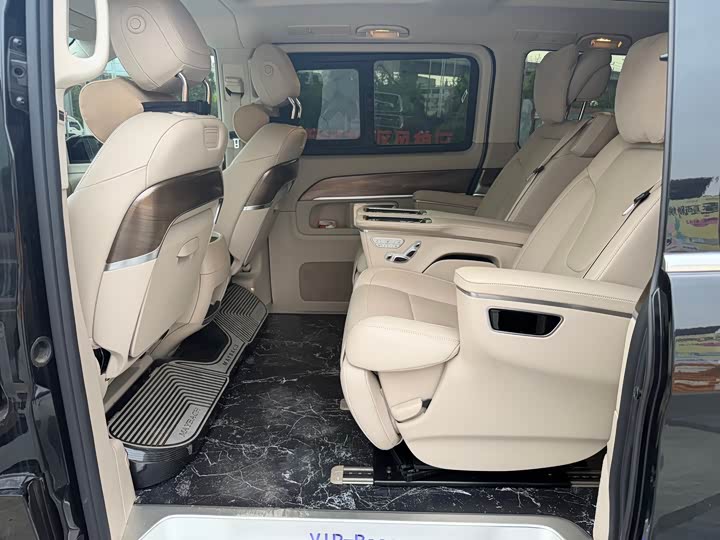 Mercedes-Benz V-Class 2022 2022款 V 260 L 长轴距豪华版