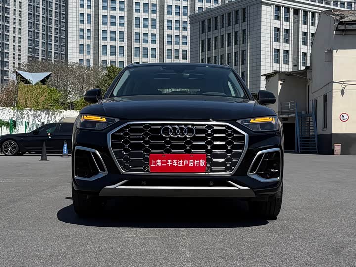 Фото 1 - Audi Q5L