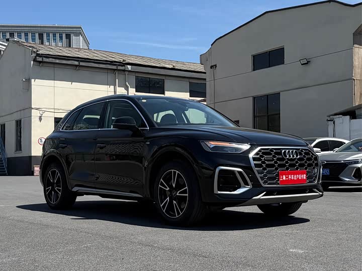Фото 2 - Audi Q5L