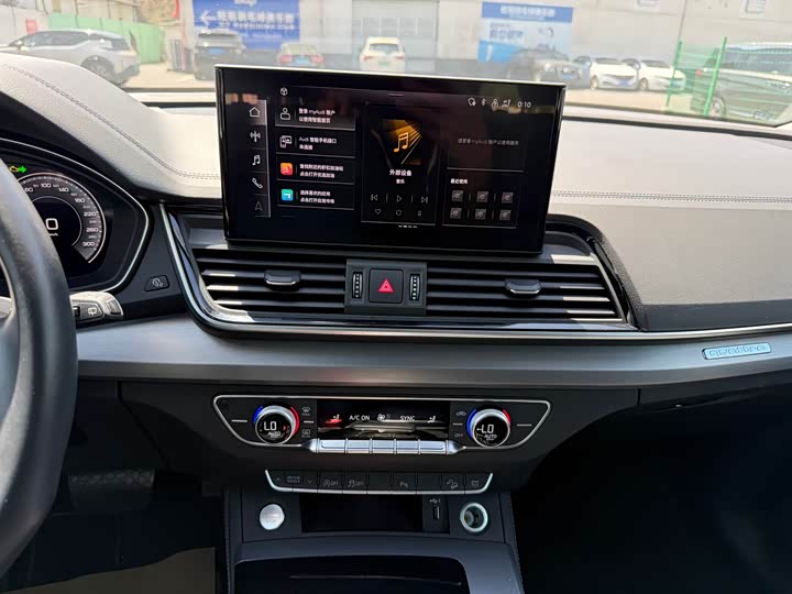 Фото 7 - Audi Q5L