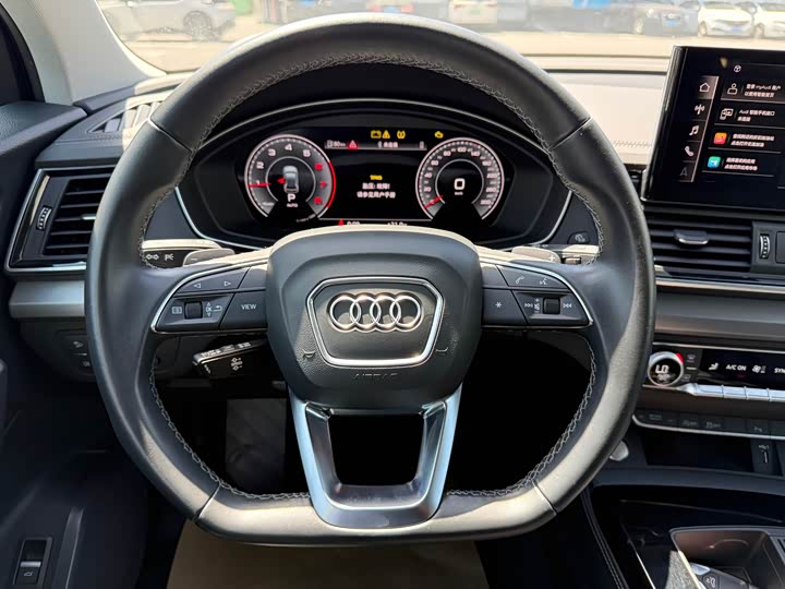 Фото 8 - Audi Q5L