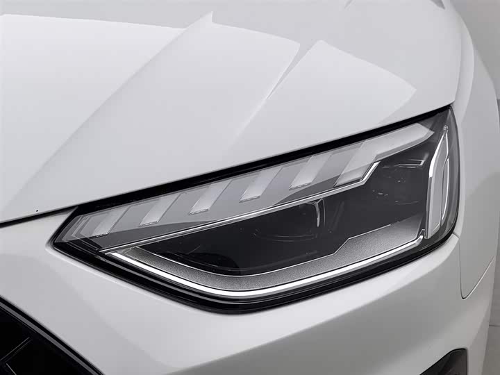 Zdjęcie 7 - Audi A4L