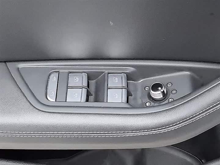 Zdjęcie 9 - Audi A4L