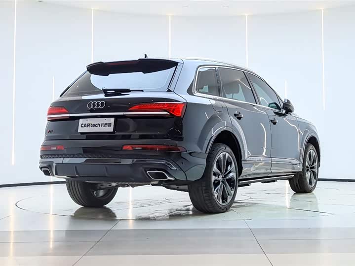 Audi Q7 2025 2025款 55 TFSI quattro S line运动型