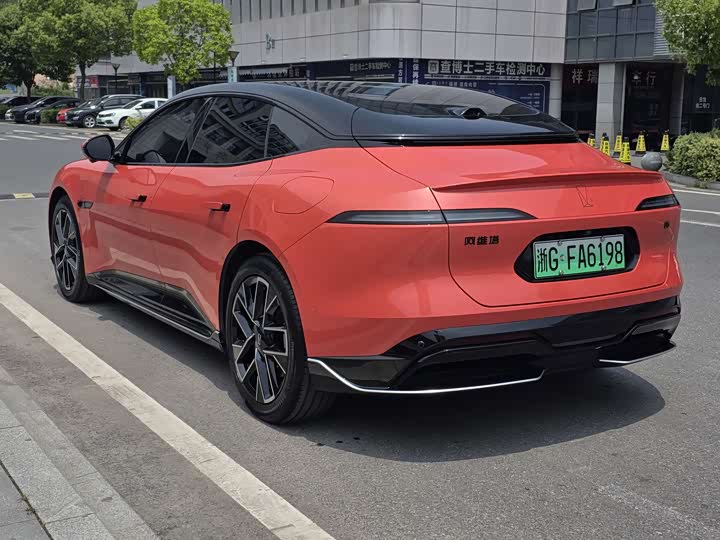 2025 Avatr 06