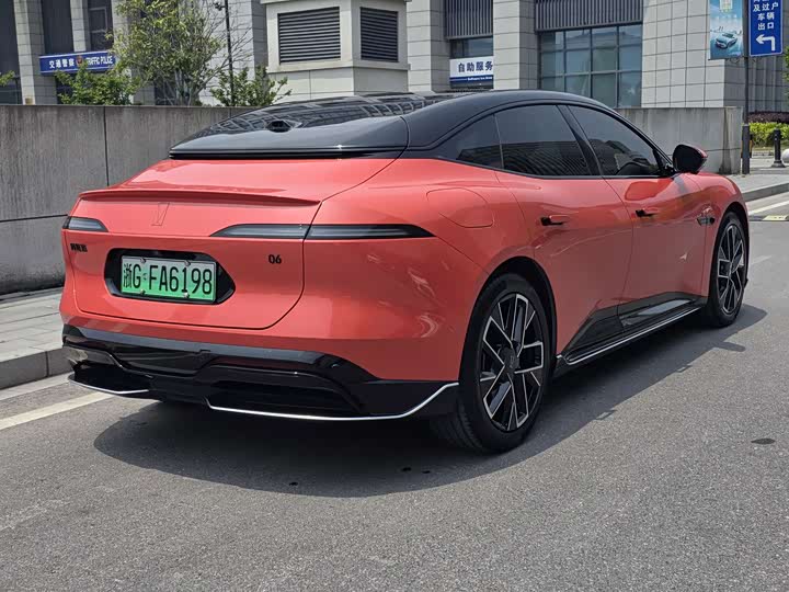 2025 Avatr 06