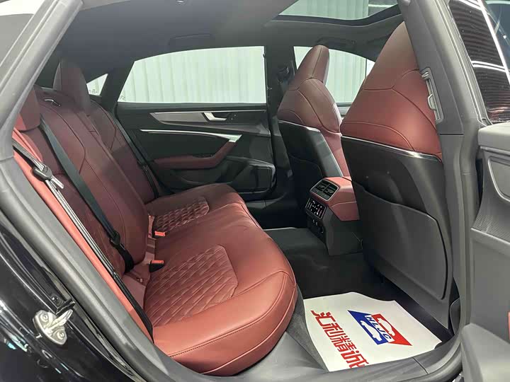 Audi A7L 2025 2025款 45 TFSI quattro 黑武士版