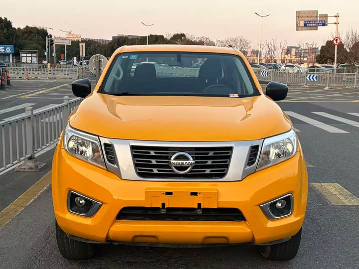 Nissan Navara 2021 2021款 2.5L 改款 手动两驱智尊型QR25