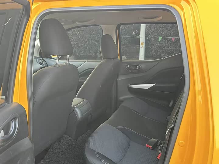 Nissan Navara 2021 2021款 2.5L 改款 手动两驱智尊型QR25