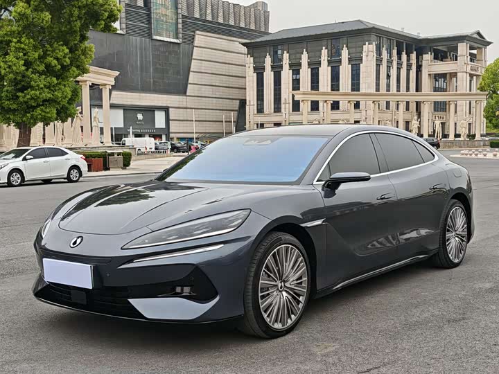 Denza Z9 2024 2024款 1100km 四驱Ultra版