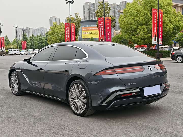 Denza Z9 2024 2024款 1100km 四驱Ultra版
