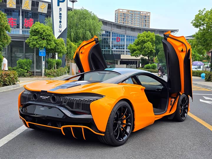 McLaren Artura 2023 2023款 3.0T Hybrid 标准型