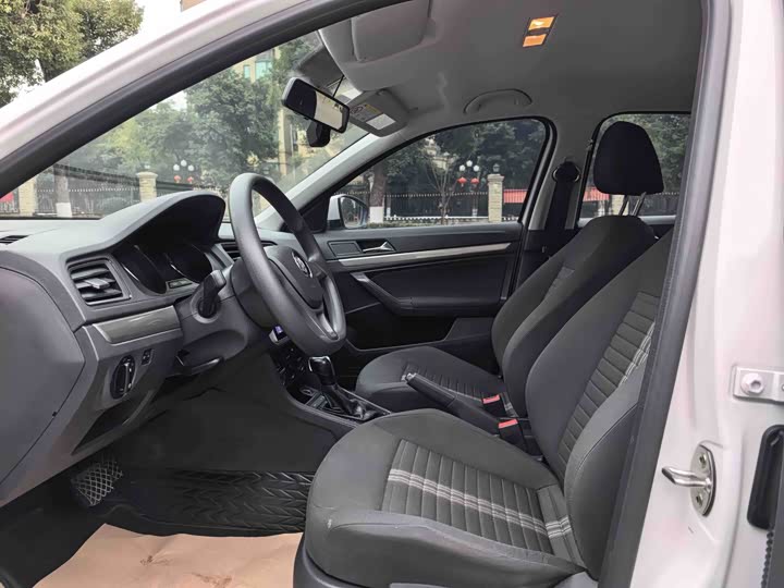 Фото 4 - Volkswagen Lavida