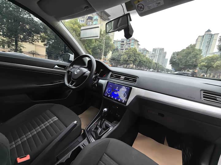 Фото 9 - Volkswagen Lavida
