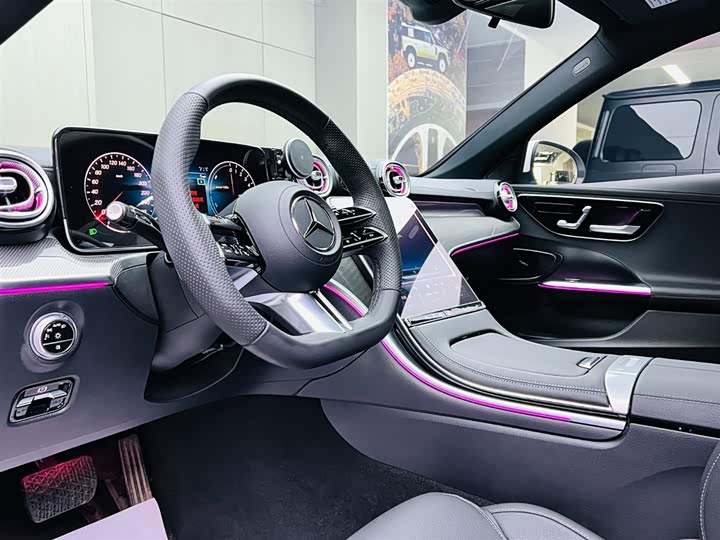 Photo 8 - Mercedes-Benz C-Class Hybrid