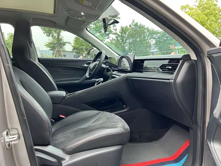 Roewe D5X DMH 2024 2024款 135旗舰版