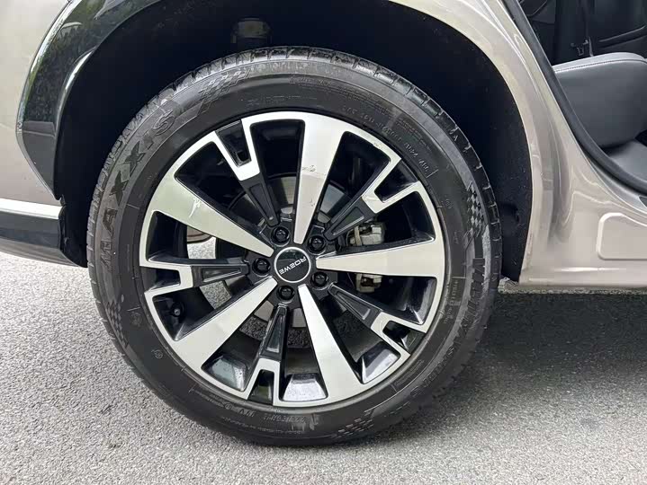 Roewe D5X DMH 2024 2024款 135旗舰版